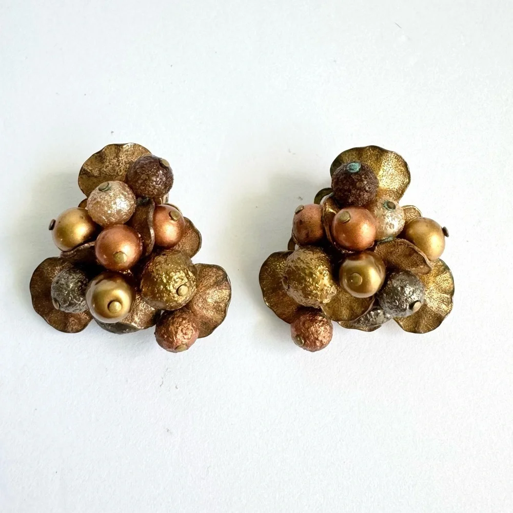 Vintage Eugene Cluster Earrings Clip On Beaded‎ Brass Copper Faux Pearls Signed